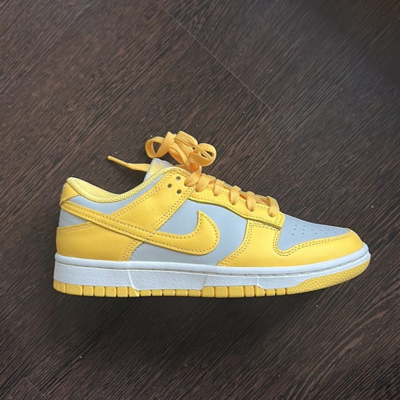 Brand new Nike Dunk size 7.5 W - Picture 3 of 4